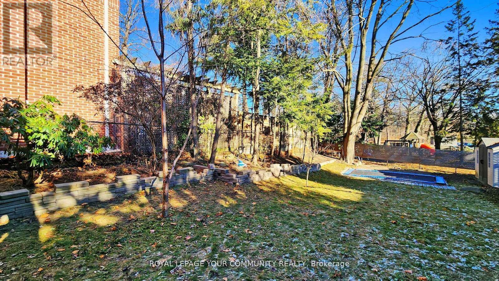 












19 STRATHGOWAN CRESCENT

,
Toronto,




Ontario
M4N2Z6

