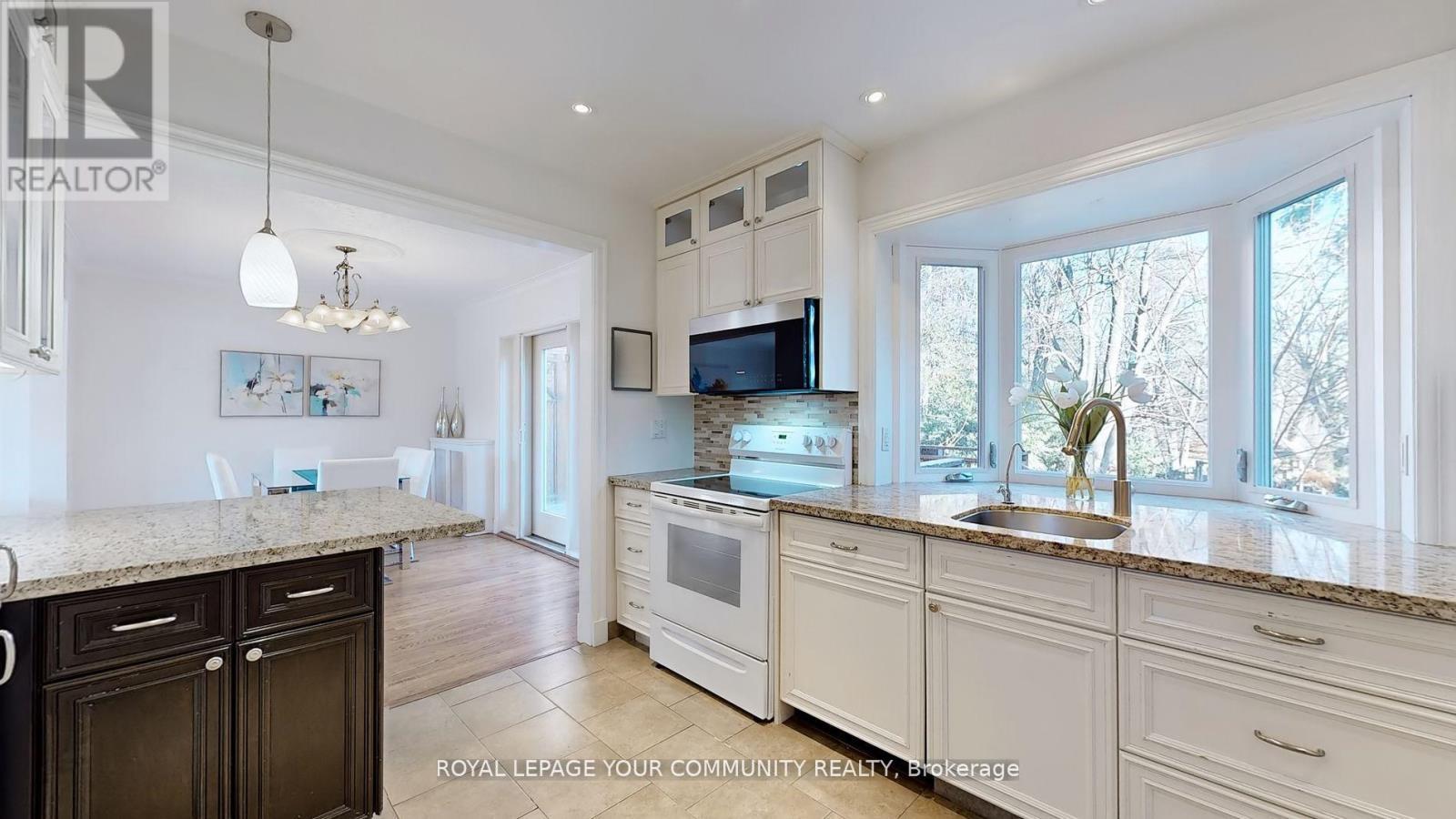 












19 STRATHGOWAN CRESCENT

,
Toronto,




Ontario
M4N2Z6

