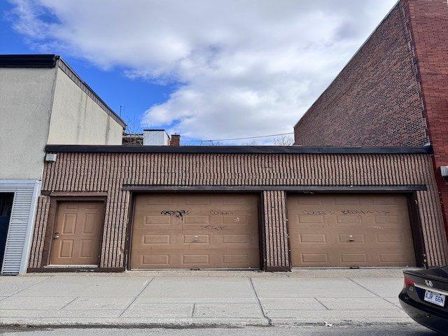 









4422

 - 4424


Rue Boyer

,
Montréal (Le Plateau-Mont-Royal),




QC
H2J3E1

