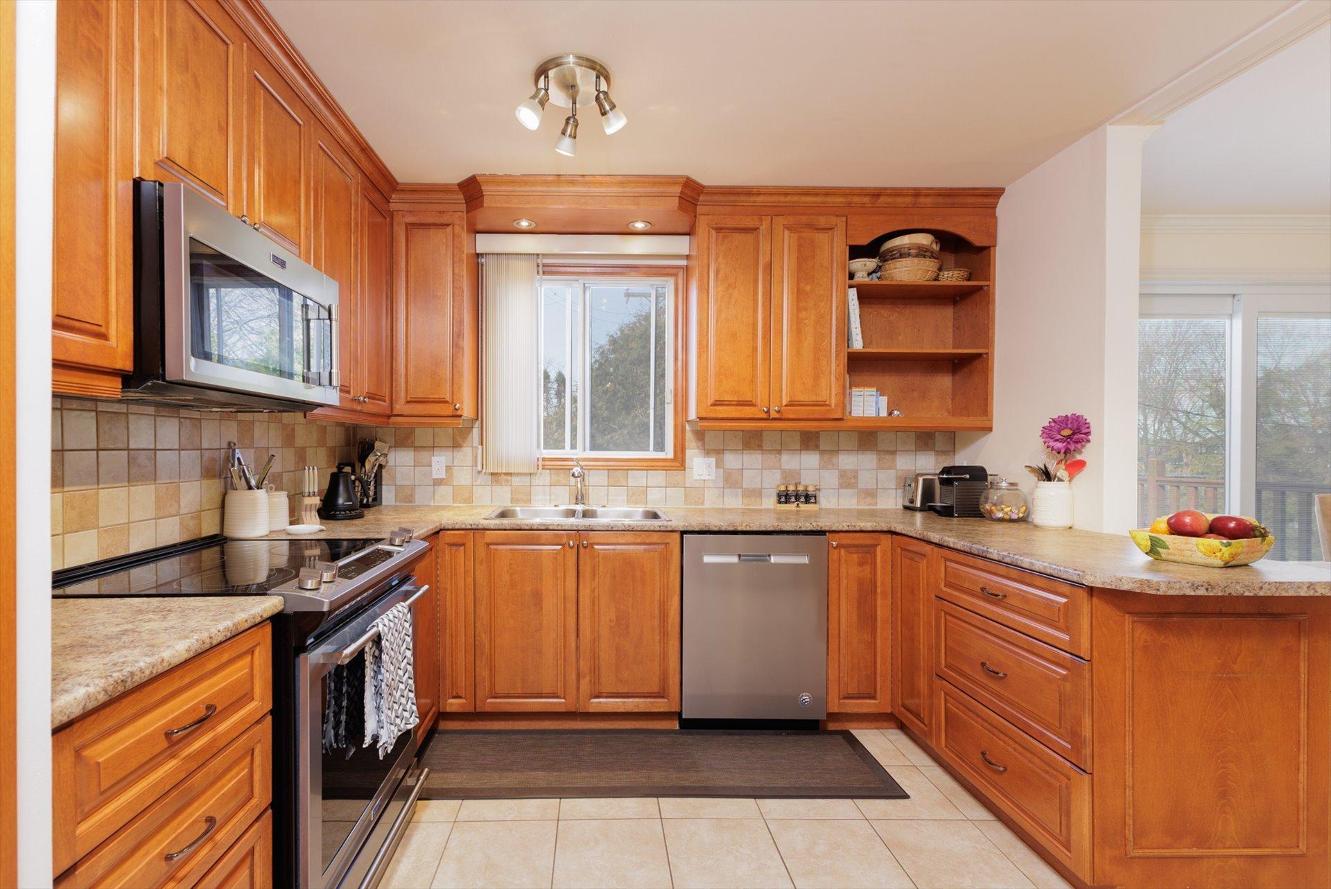 









35


Rue Nobel

,
Kirkland,




QC
H9H4J5

