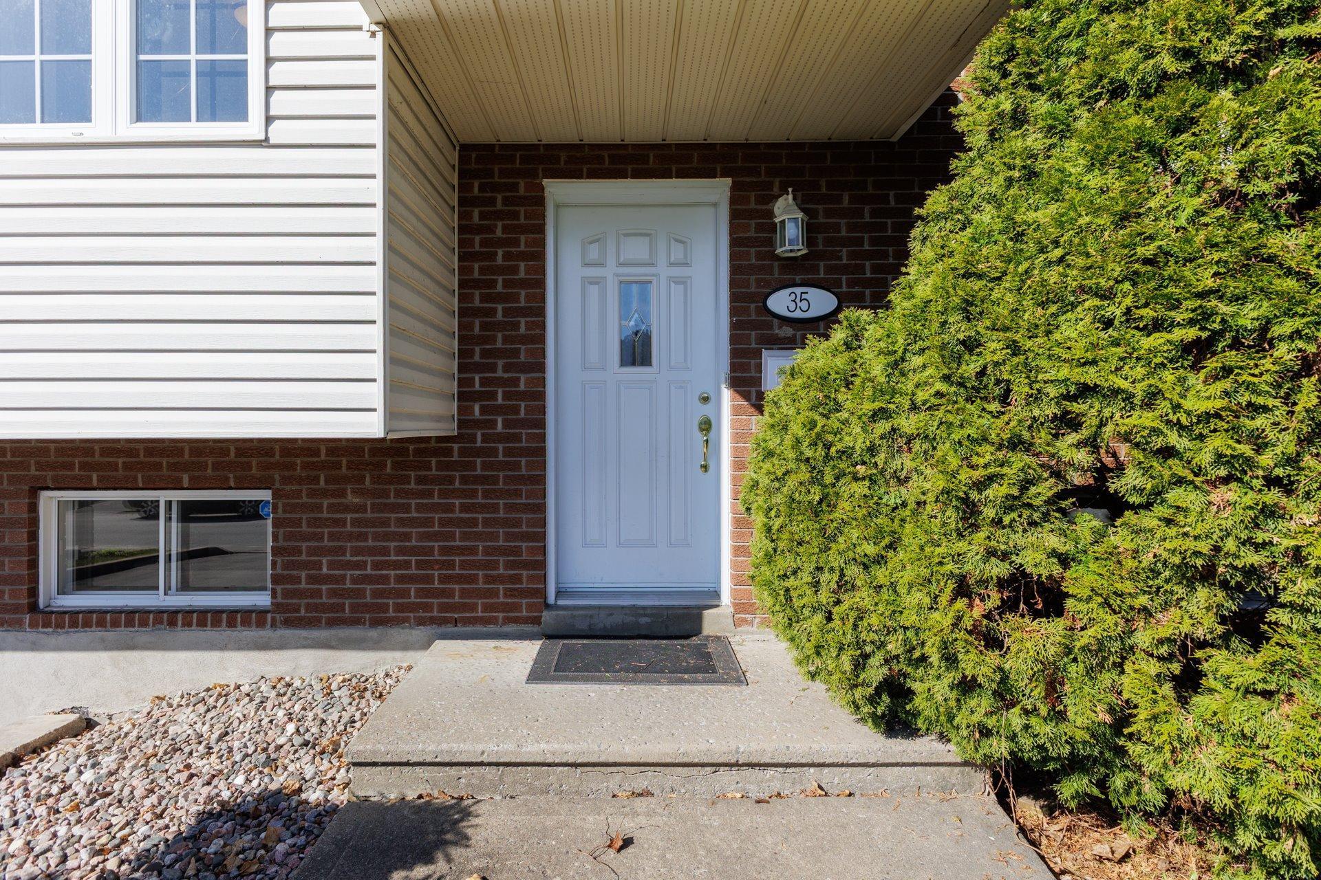 









35


Rue Nobel

,
Kirkland,




QC
H9H4J5

