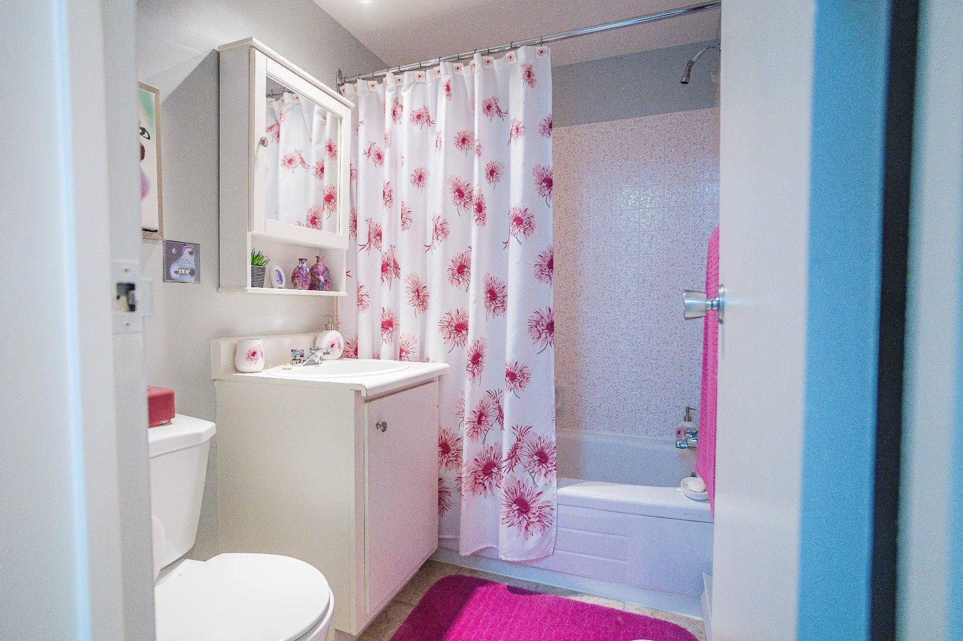 









752


1re rue de la Pointe

,
Shawinigan,




QC
G9N1L1


