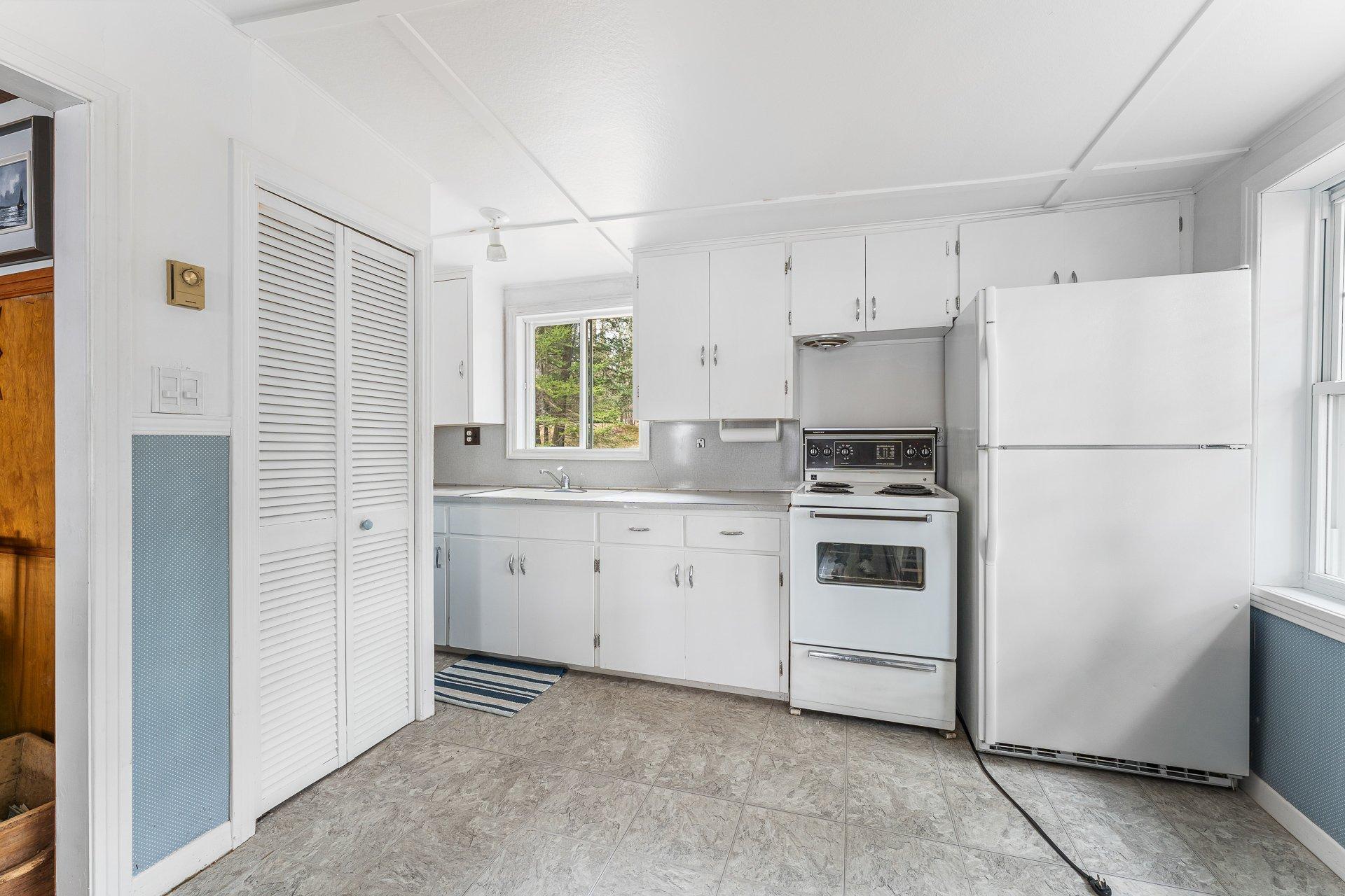 









460


Rue des Marcheurs

,
Saint-Denis-de-Brompton,




QC
J0B2P0

