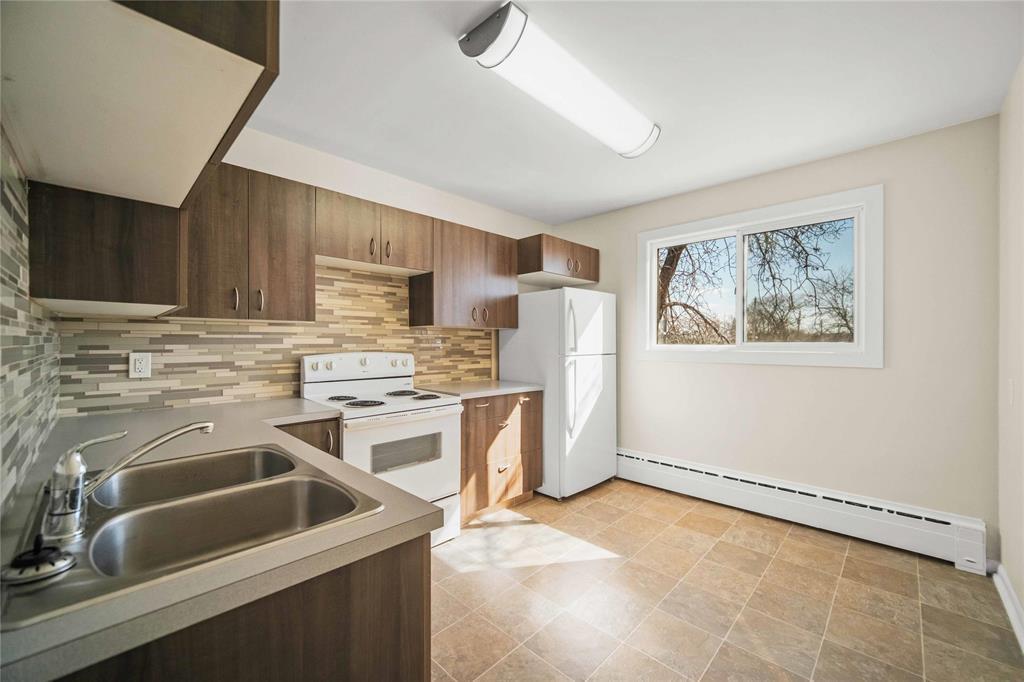 












495 Washington Avenue

,
Winnipeg,




Manitoba
R2K1L9


