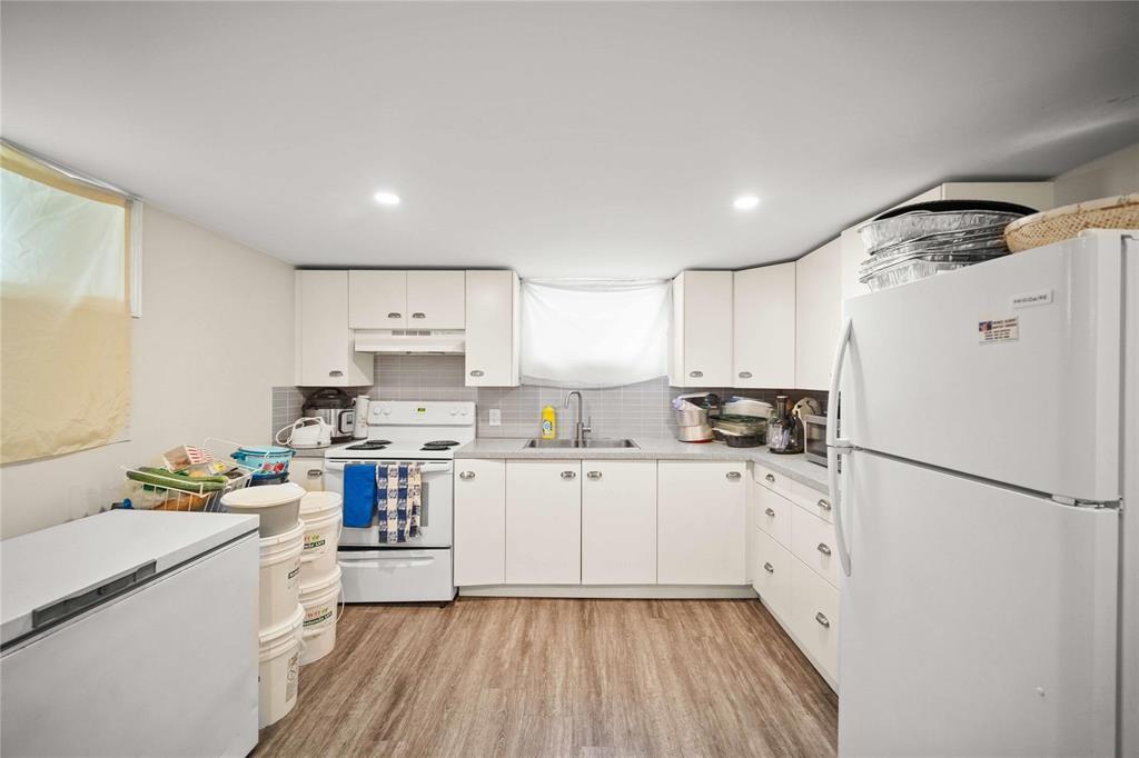 












495 Washington Avenue

,
Winnipeg,




Manitoba
R2K1L9

