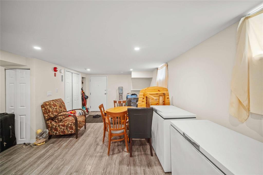 












495 Washington Avenue

,
Winnipeg,




Manitoba
R2K1L9

