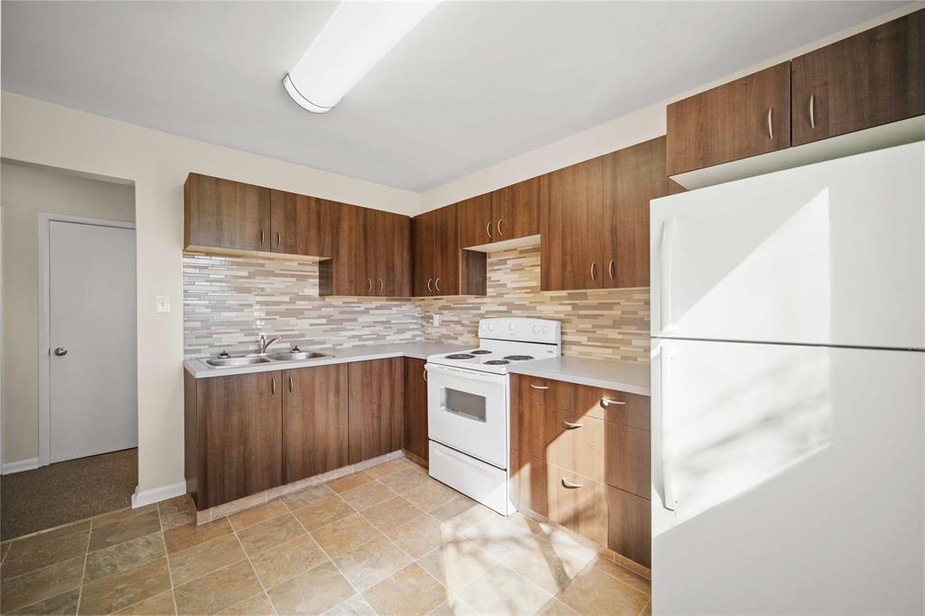












495 Washington Avenue

,
Winnipeg,




Manitoba
R2K1L9

