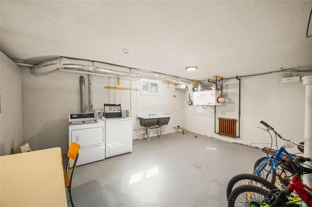 












495 Washington Avenue

,
Winnipeg,




Manitoba
R2K1L9

