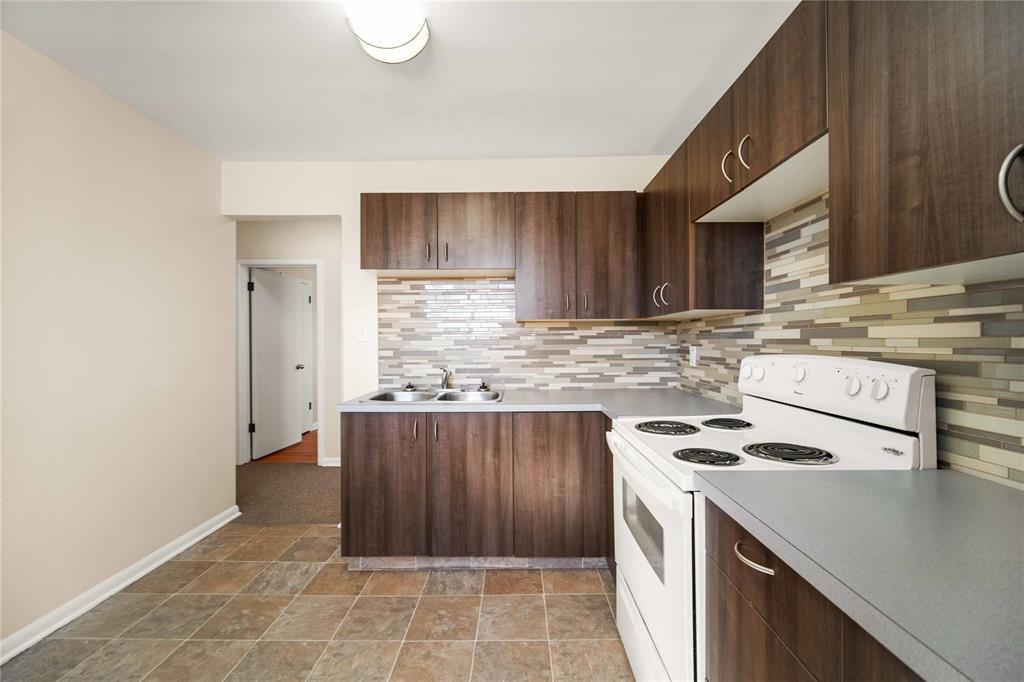 












495 Washington Avenue

,
Winnipeg,




Manitoba
R2K1L9

