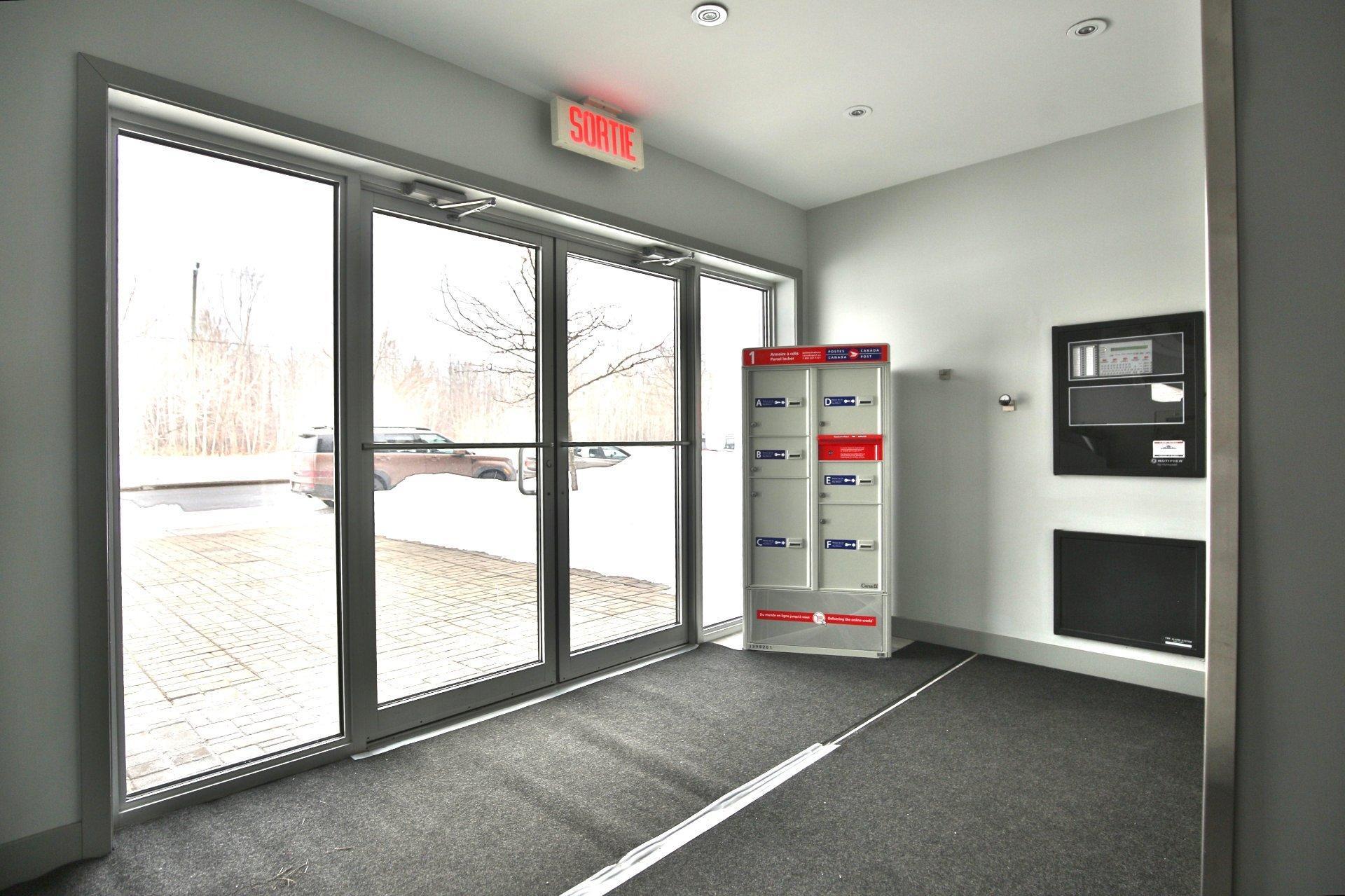 









800


Boul. Vauquelin

, 300,
Longueuil (Saint-Hubert),




QC
J3Y0P3

