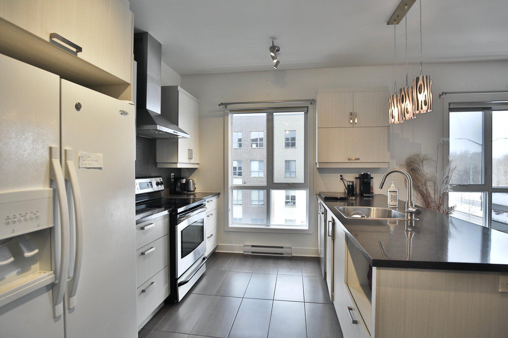 









800


Boul. Vauquelin

, 300,
Longueuil (Saint-Hubert),




QC
J3Y0P3

