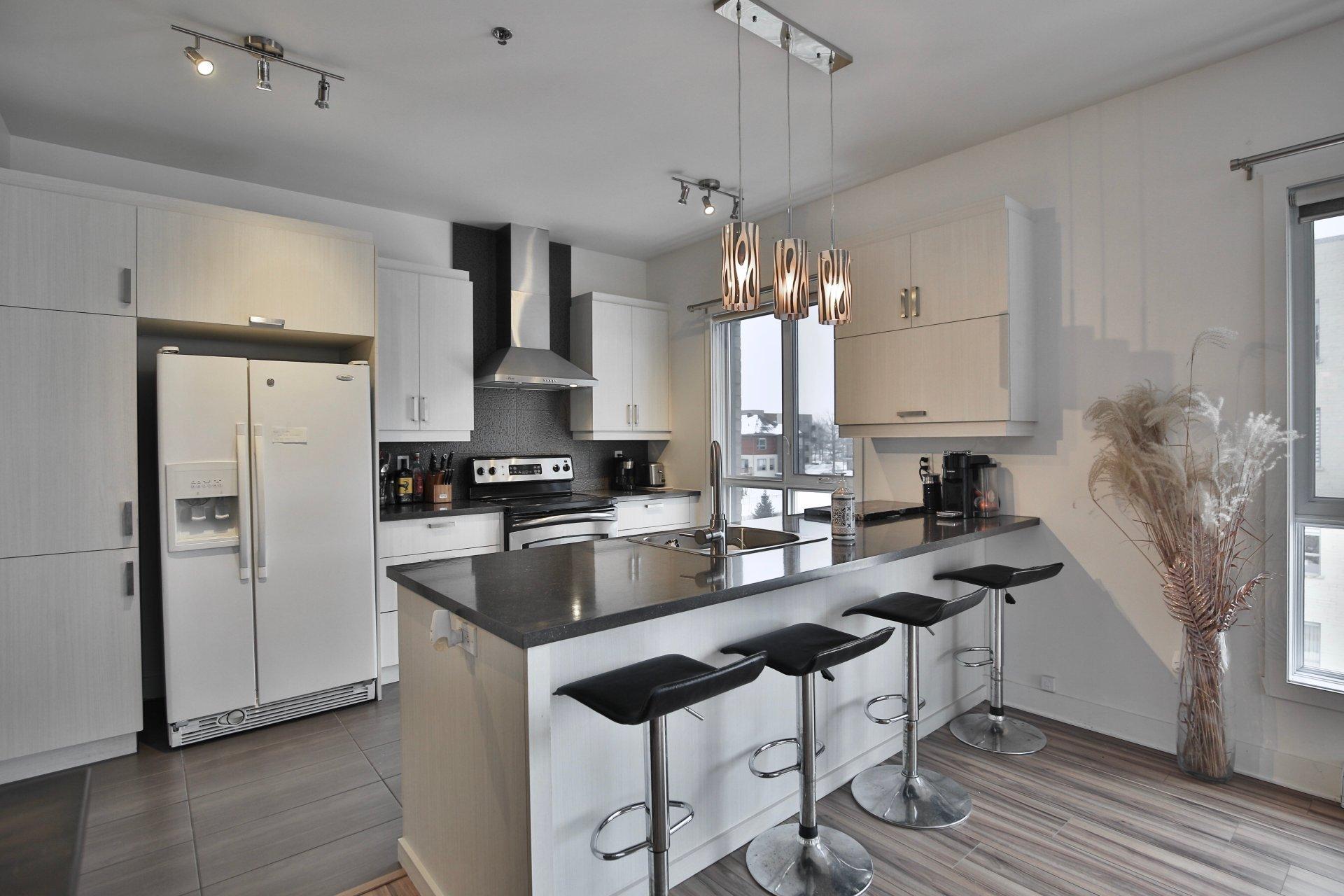 









800


Boul. Vauquelin

, 300,
Longueuil (Saint-Hubert),




QC
J3Y0P3

