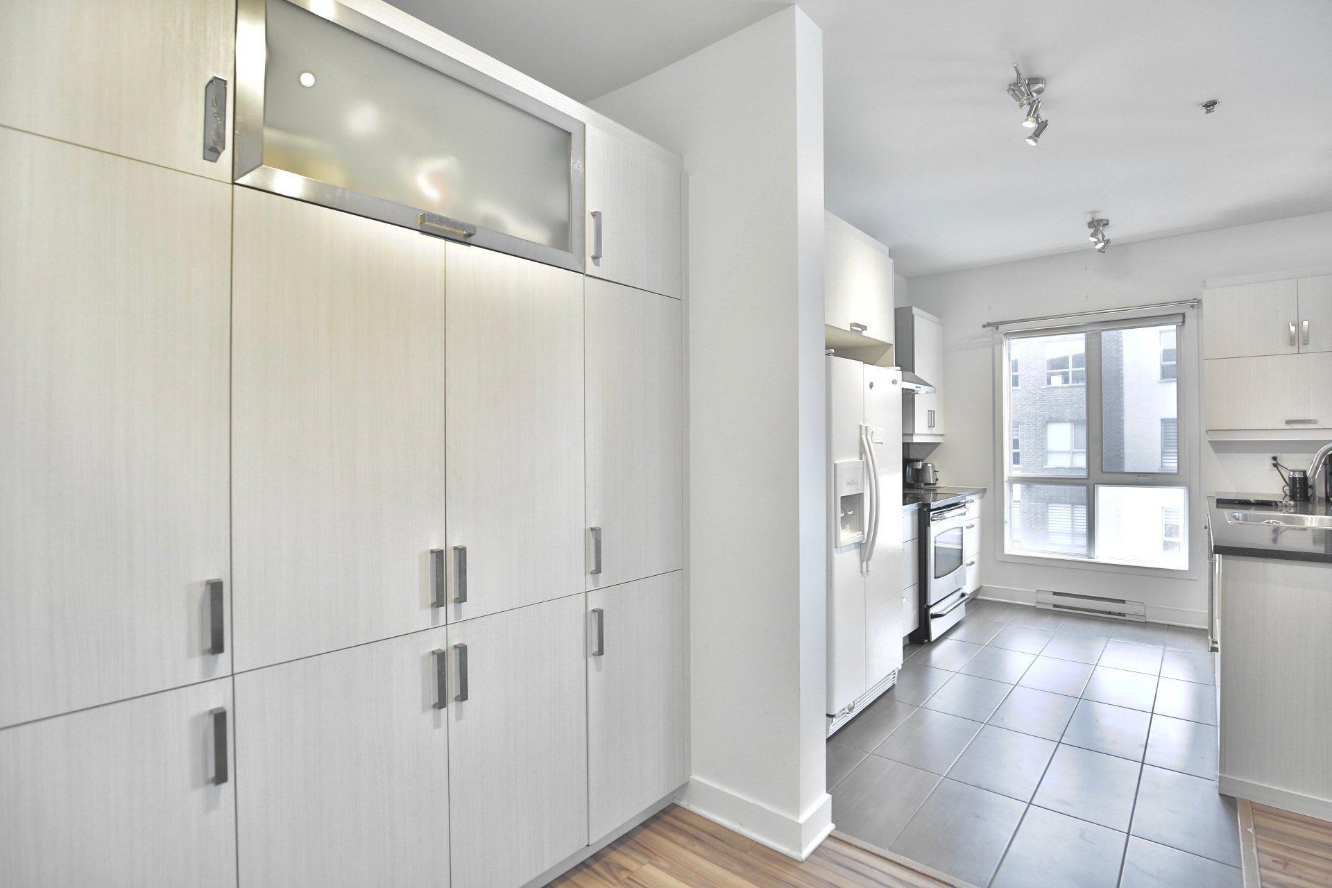 









800


Boul. Vauquelin

, 300,
Longueuil (Saint-Hubert),




QC
J3Y0P3


