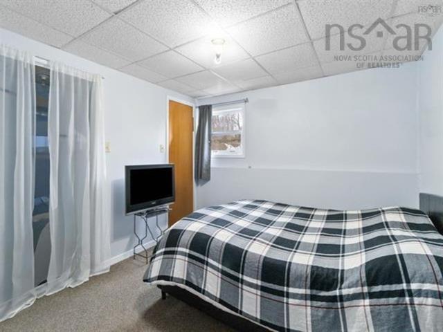 












66 Maple Avenue

,
Lunenburg,




NS
B0J 2C0

