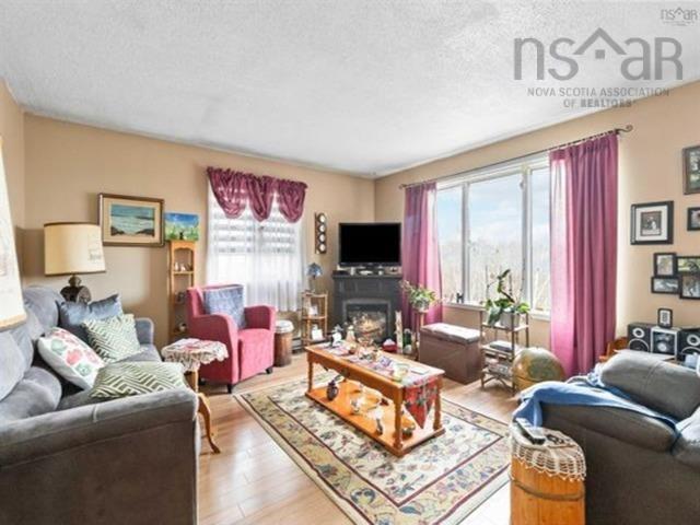 












66 Maple Avenue

,
Lunenburg,




NS
B0J 2C0

