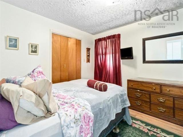 












66 Maple Avenue

,
Lunenburg,




NS
B0J 2C0

