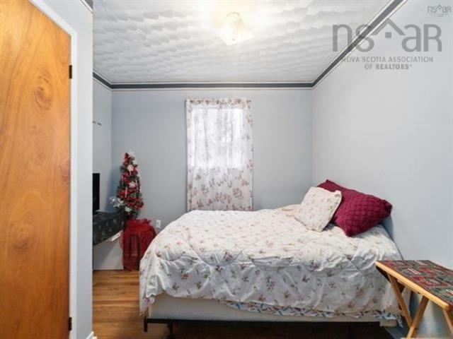 












66 Maple Avenue

,
Lunenburg,




NS
B0J 2C0

