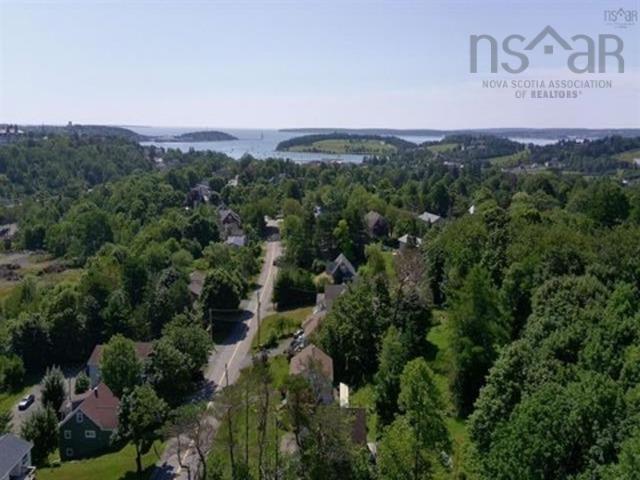 












66 Maple Avenue

,
Lunenburg,




NS
B0J 2C0

