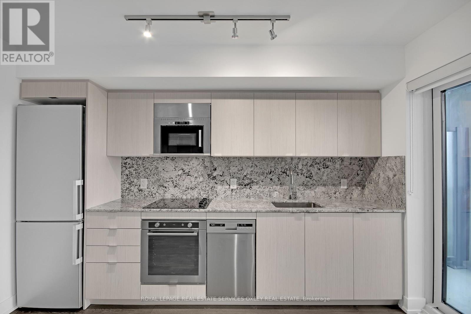 












1627 - 5 MABELLE AVENUE

,
Toronto,




Ontario
M9A4Y1

