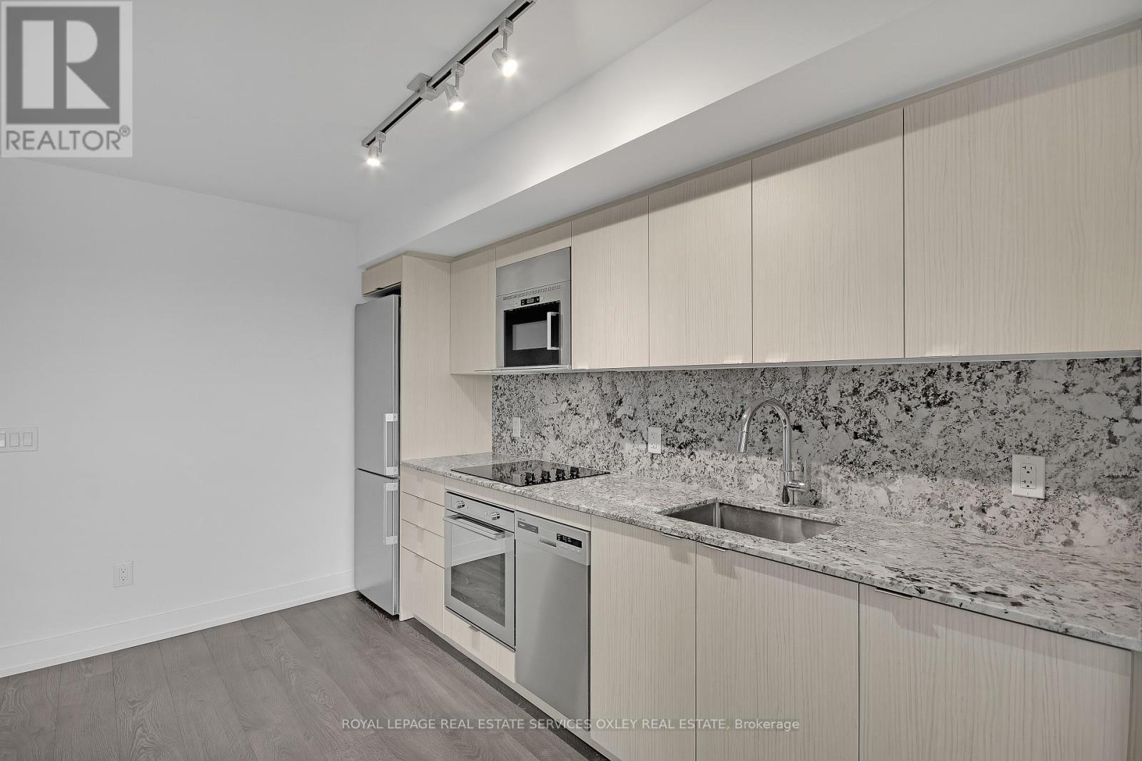 












1627 - 5 MABELLE AVENUE

,
Toronto,




Ontario
M9A4Y1

