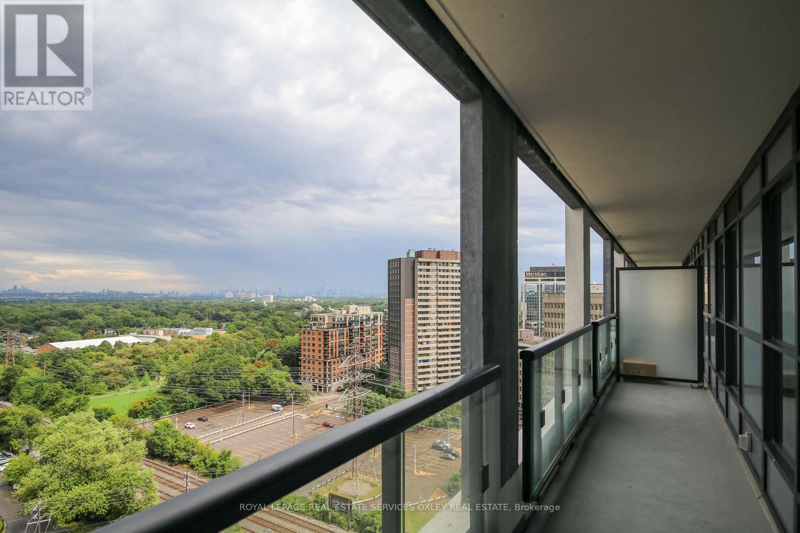












1627 - 5 MABELLE AVENUE

,
Toronto,




Ontario
M9A4Y1

