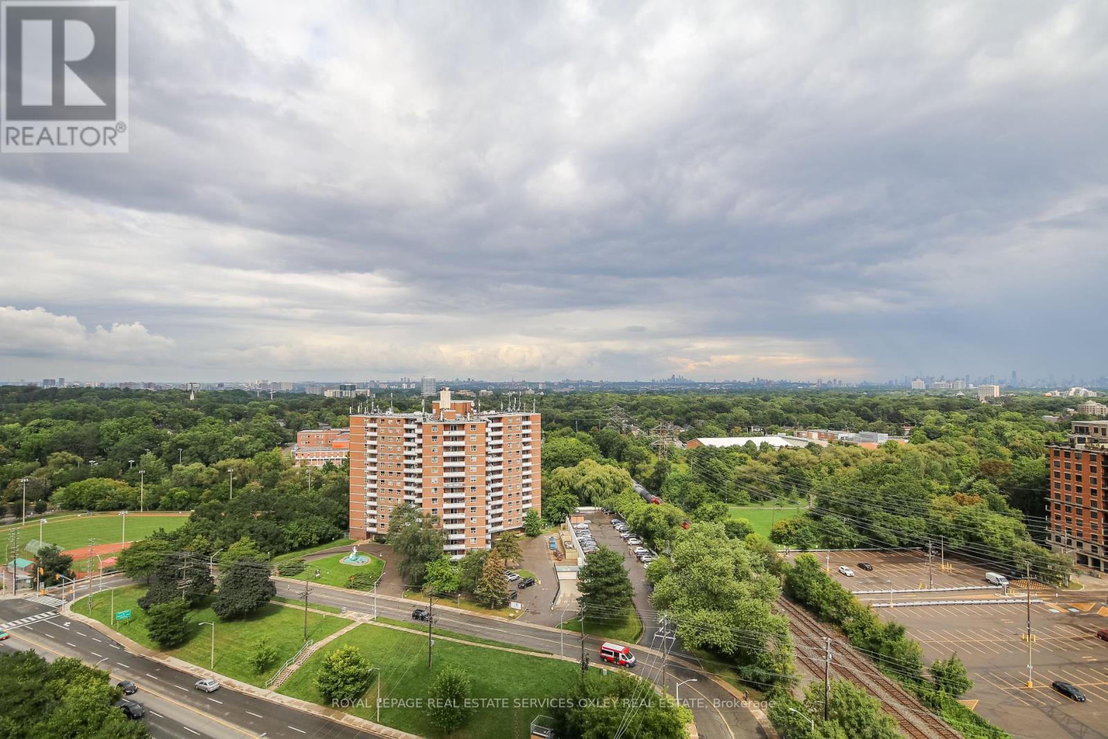 












1627 - 5 MABELLE AVENUE

,
Toronto,




Ontario
M9A4Y1

