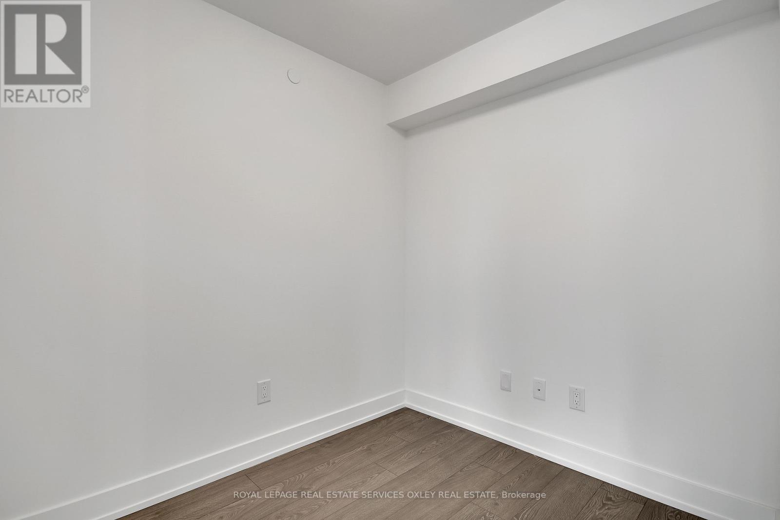 












1627 - 5 MABELLE AVENUE

,
Toronto,




Ontario
M9A4Y1

