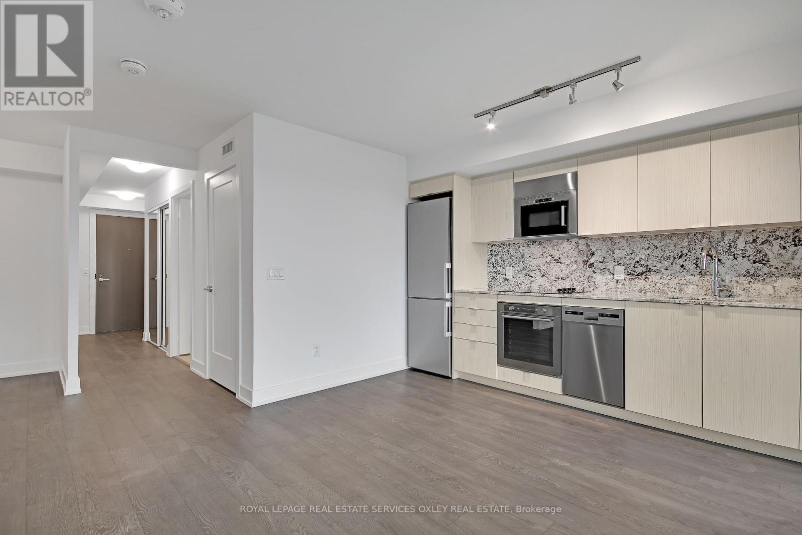 












1627 - 5 MABELLE AVENUE

,
Toronto,




Ontario
M9A4Y1

