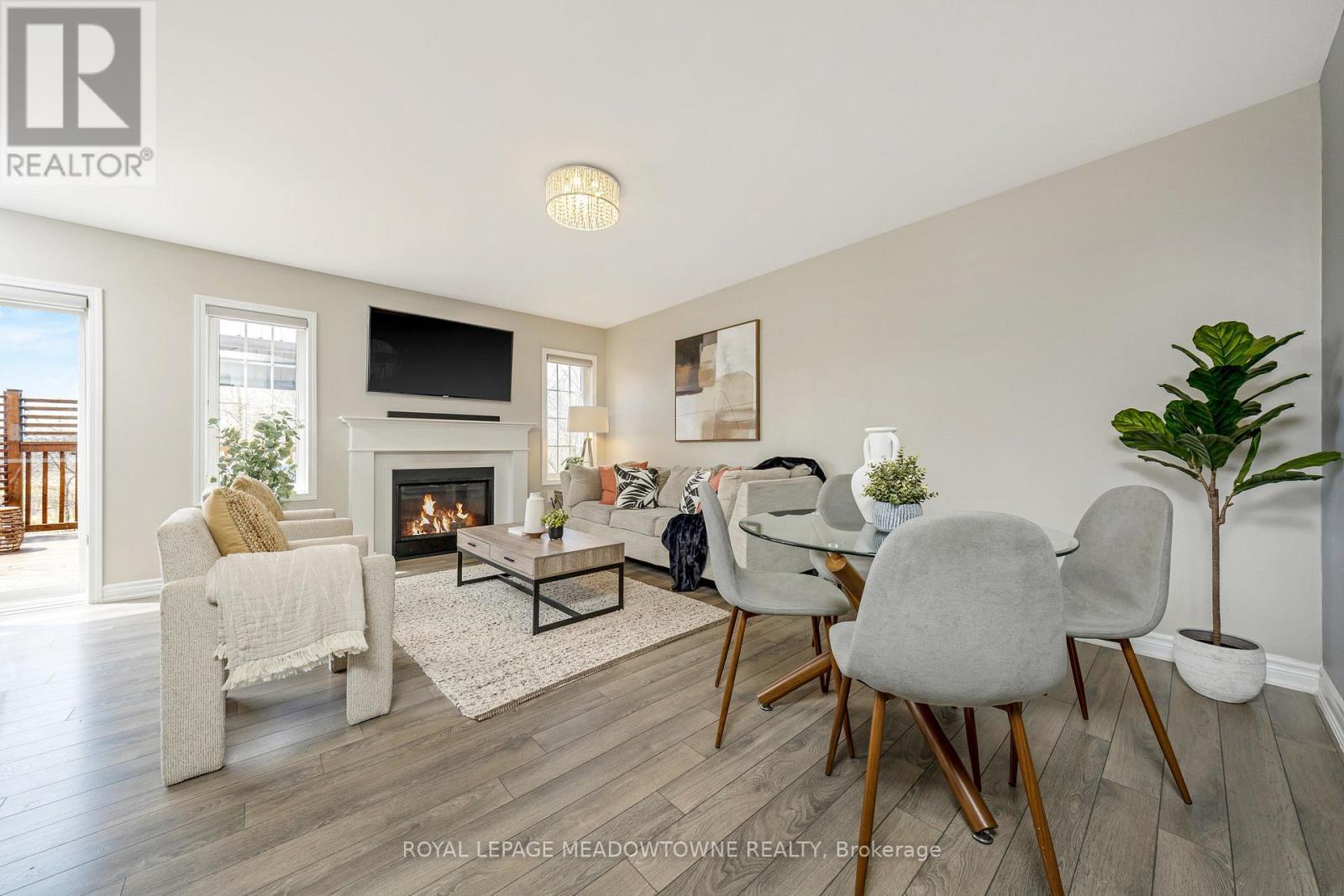 












307 YATES DRIVE

,
Milton,




Ontario
L9T2Y4

