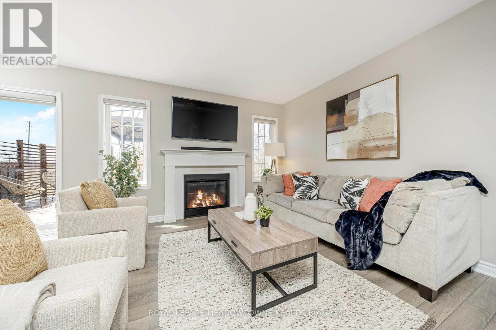 












307 YATES DRIVE

,
Milton,




Ontario
L9T2Y4

