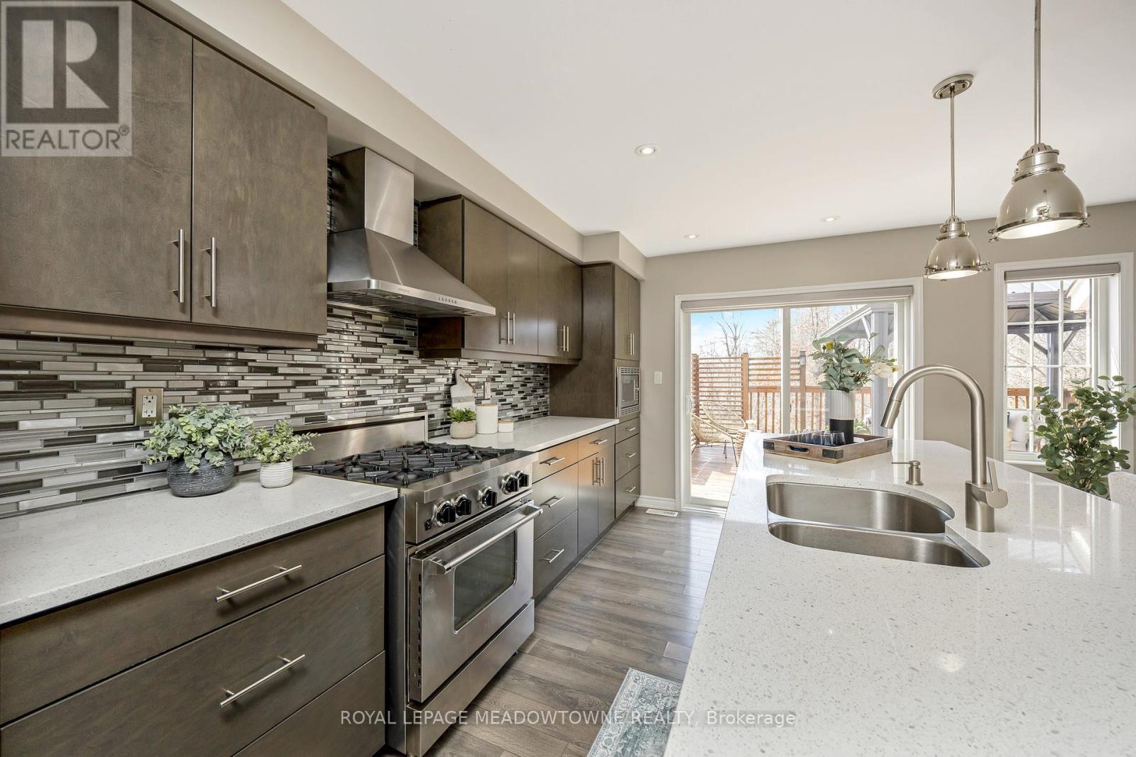 












307 YATES DRIVE

,
Milton,




Ontario
L9T2Y4

