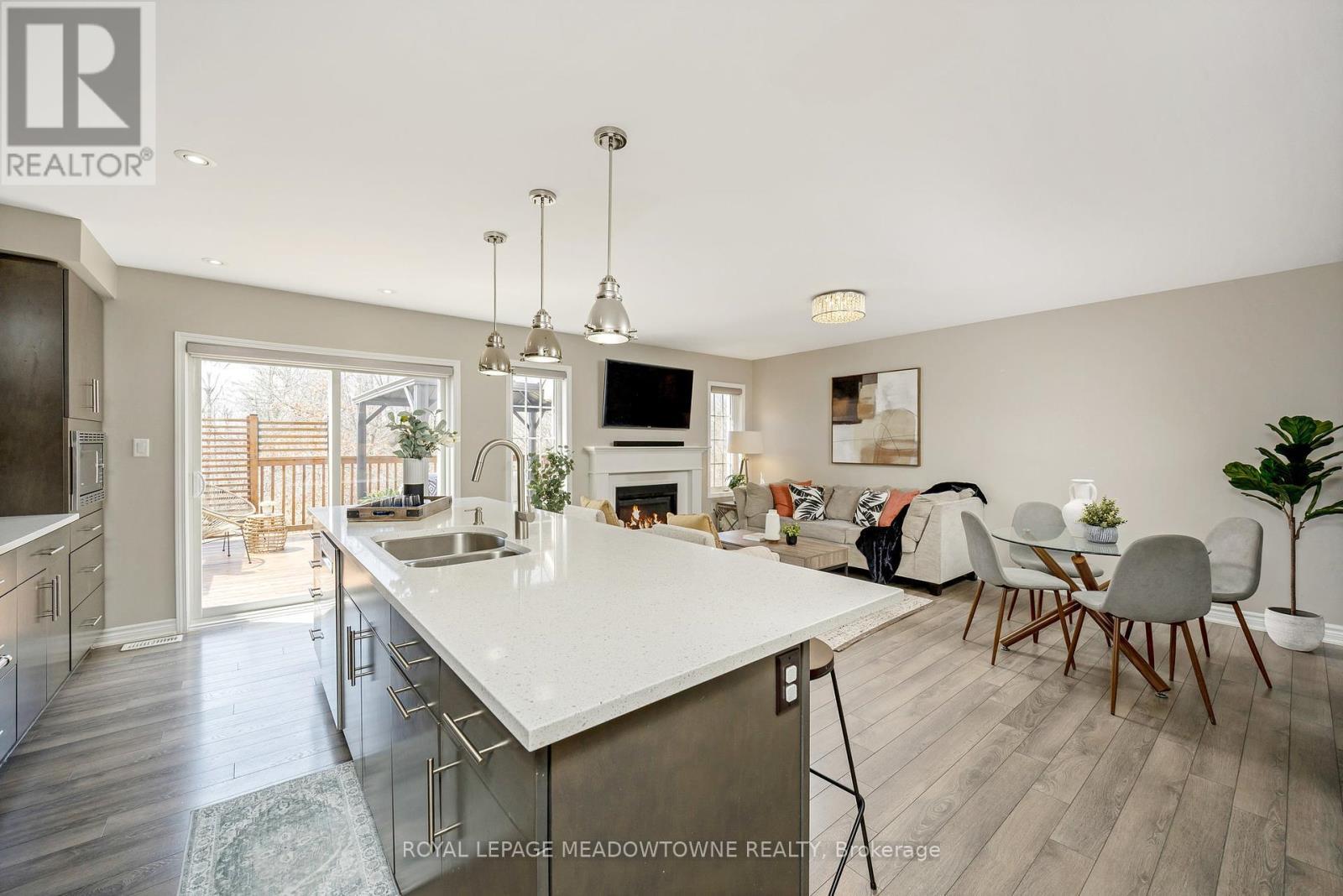 












307 YATES DRIVE

,
Milton,




Ontario
L9T2Y4

