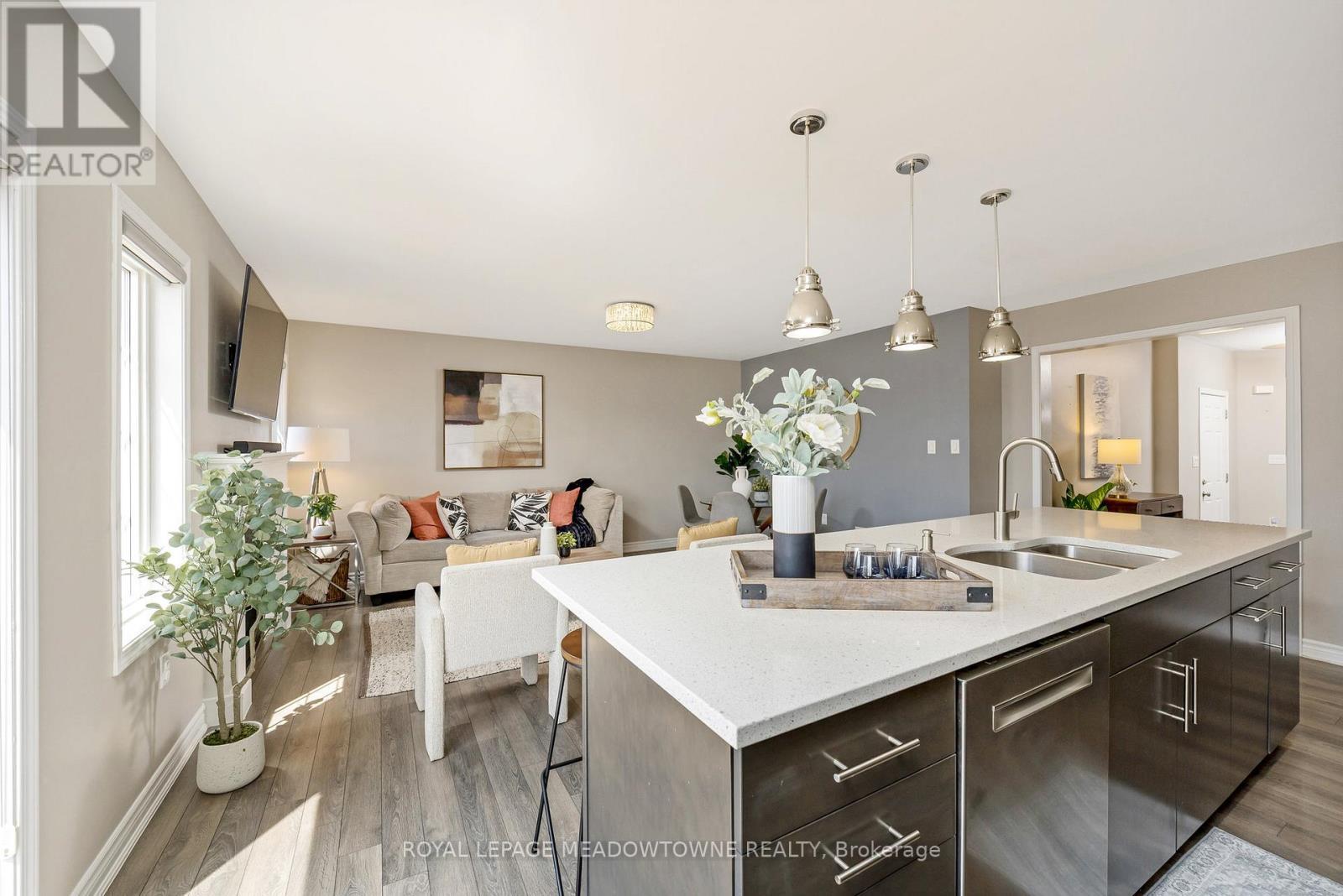 












307 YATES DRIVE

,
Milton,




Ontario
L9T2Y4

