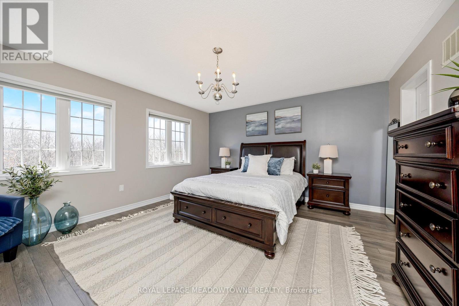 












307 YATES DRIVE

,
Milton,




Ontario
L9T2Y4

