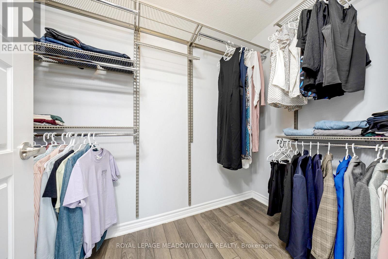 












307 YATES DRIVE

,
Milton,




Ontario
L9T2Y4

