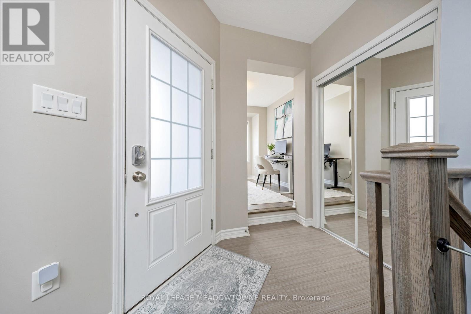 












307 YATES DRIVE

,
Milton,




Ontario
L9T2Y4

