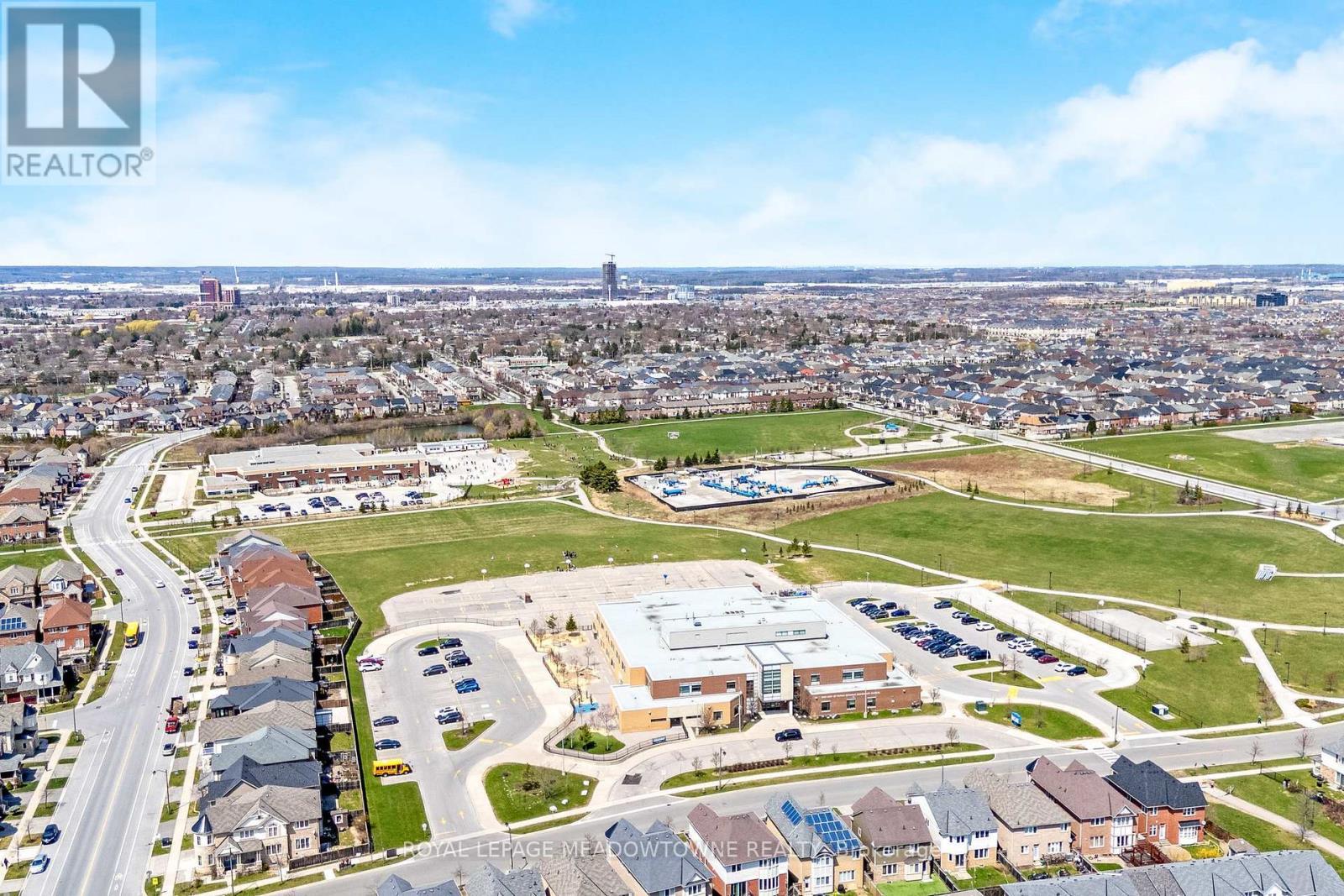 












307 YATES DRIVE

,
Milton,




Ontario
L9T2Y4

