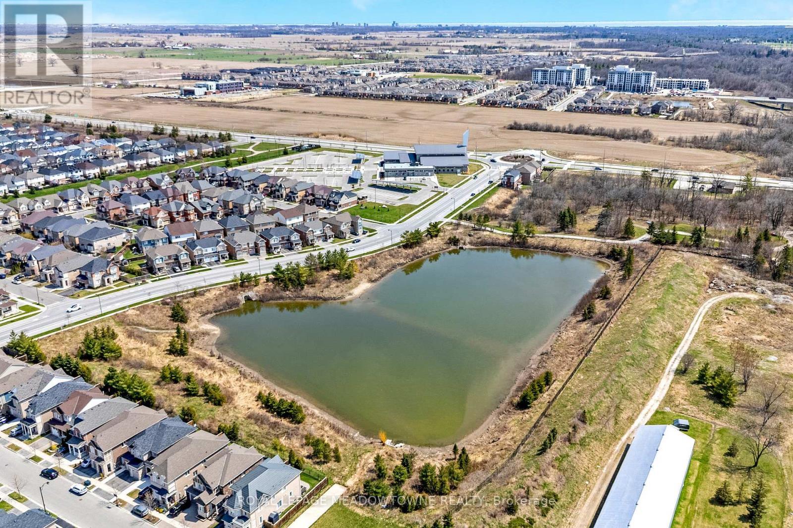 












307 YATES DRIVE

,
Milton,




Ontario
L9T2Y4

