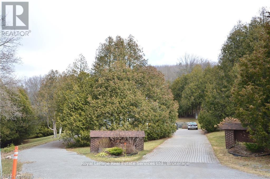 












208 SKI HILL ROAD

,
Kawartha Lakes (Manvers),




Ontario
L0A1A0

