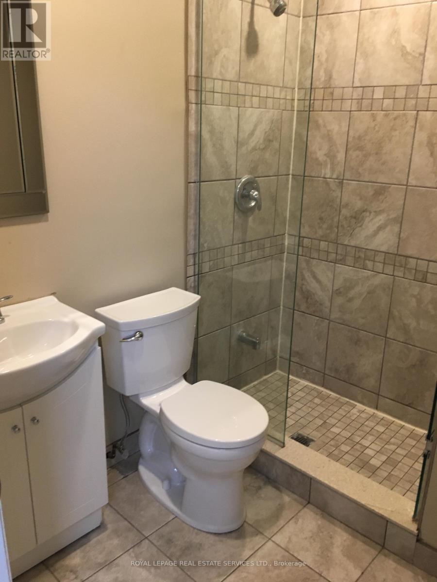 












4 - 2312 LAKE SHORE BOULEVARD W

,
Toronto,




Ontario
M8V1B5

