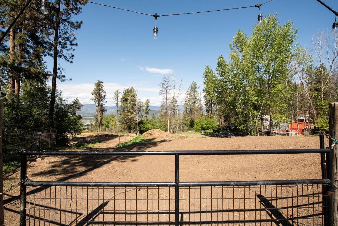 









5974


Farmers

Drive,
Kelowna,




BC
V1P 1A3


