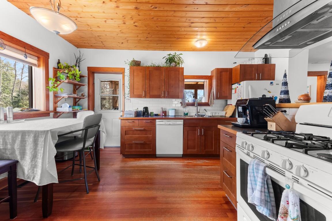 









351


Caldwell

Street,
Kimberley,




BC
V1A 1G2

