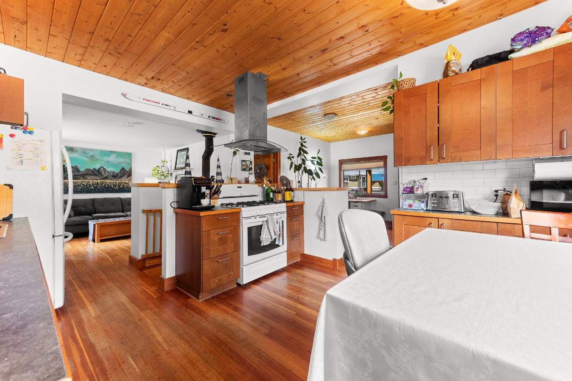 









351


Caldwell

Street,
Kimberley,




BC
V1A 1G2

