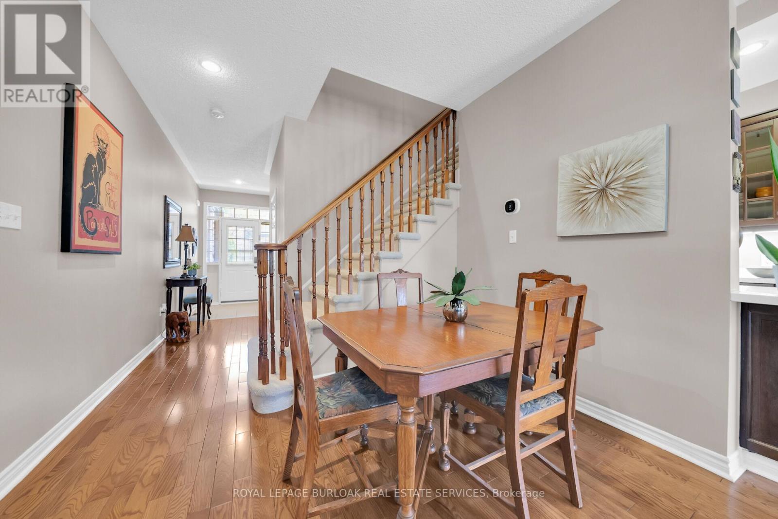 












41 - 300 RAVINEVIEW WAY

,
Oakville,




Ontario
L6H7J2

