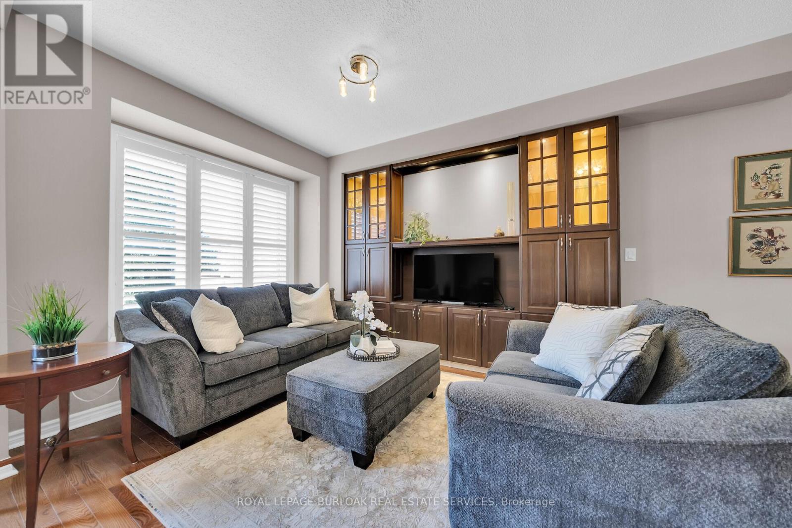 












41 - 300 RAVINEVIEW WAY

,
Oakville,




Ontario
L6H7J2

