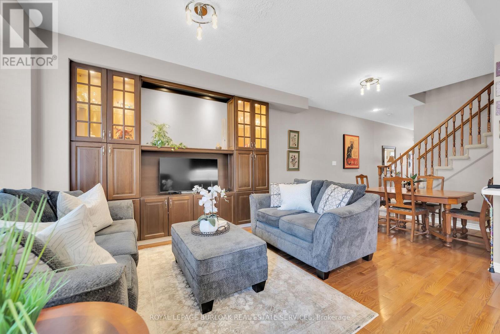 












41 - 300 RAVINEVIEW WAY

,
Oakville,




Ontario
L6H7J2

