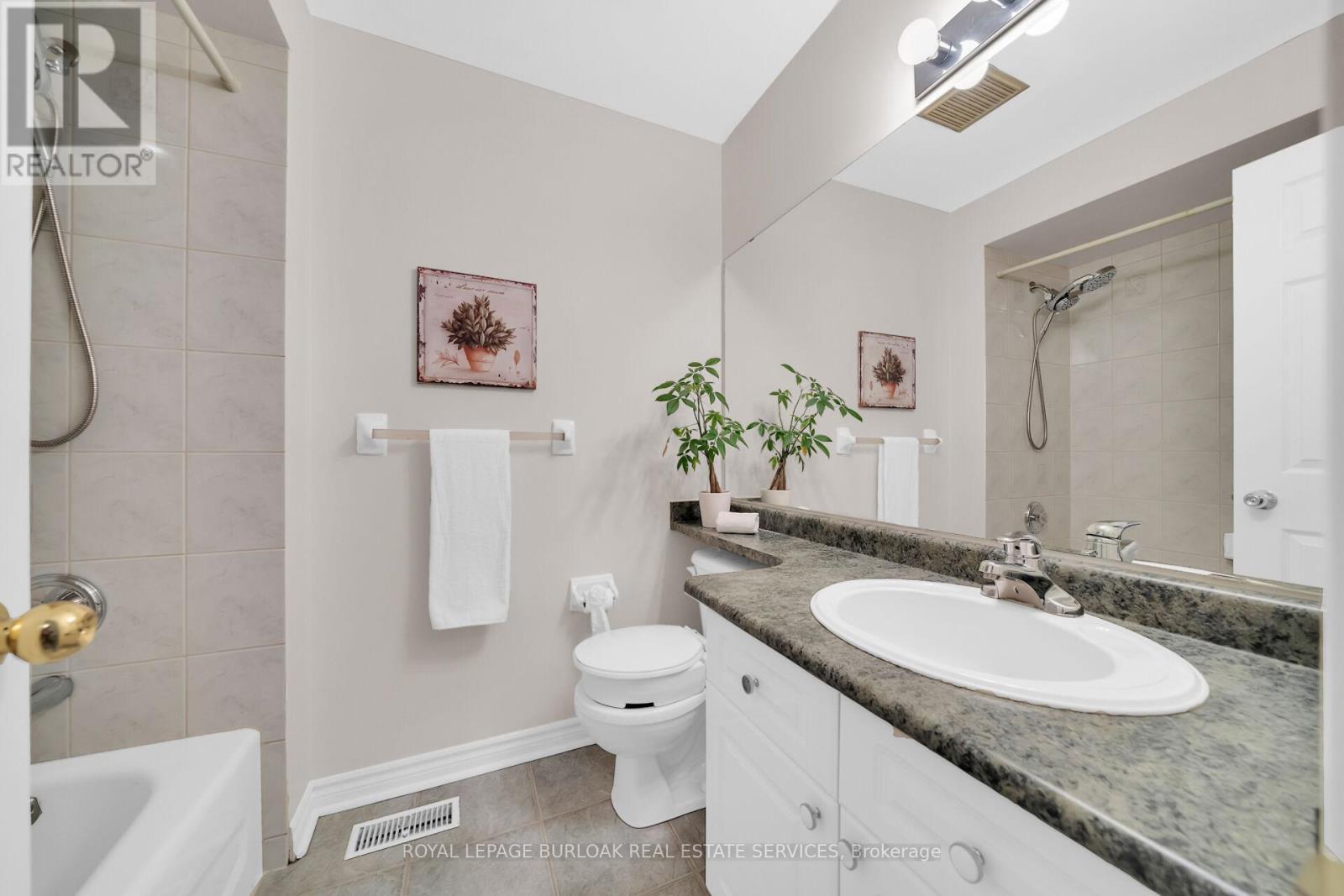 












41 - 300 RAVINEVIEW WAY

,
Oakville,




Ontario
L6H7J2

