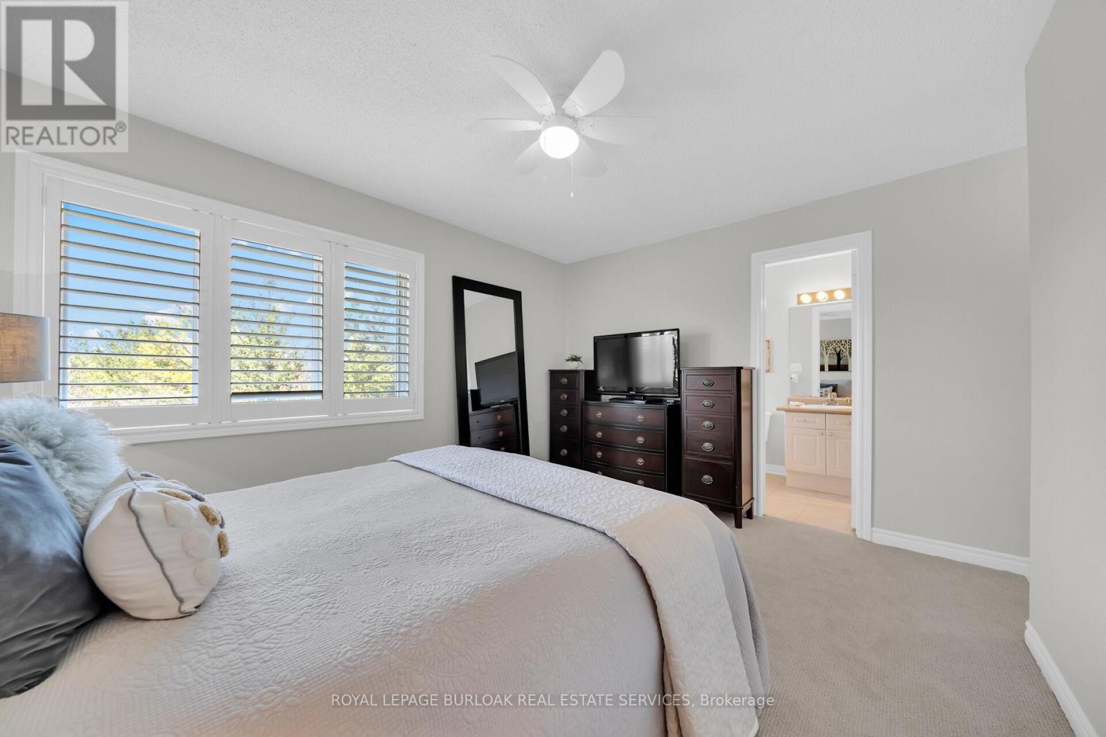












41 - 300 RAVINEVIEW WAY

,
Oakville,




Ontario
L6H7J2


