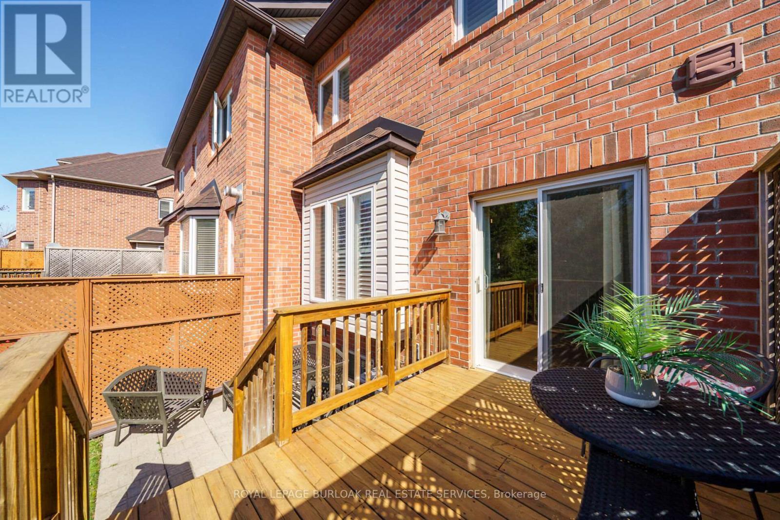 












41 - 300 RAVINEVIEW WAY

,
Oakville,




Ontario
L6H7J2

