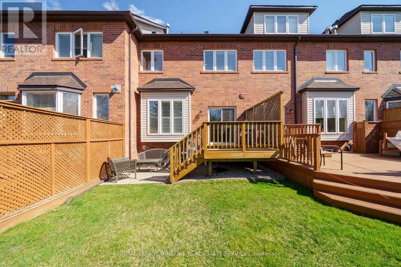 












41 - 300 RAVINEVIEW WAY

,
Oakville,




Ontario
L6H7J2

